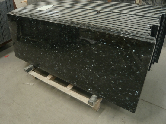 Wholesale Emerald Pearl Granite Slabs Countertops Dark Granite